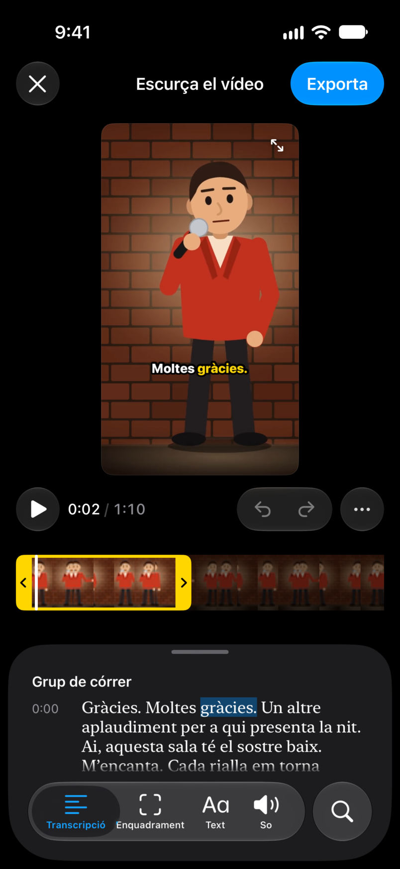L’editor de clips: un clip vertical d’un còmic al micròfon amb un subtítol sobre la imatge, damunt la transcripció amb la paraula parlada destacada